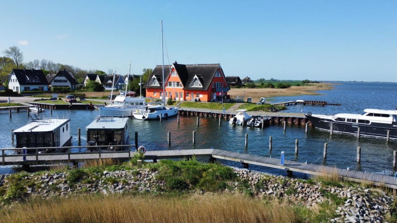 Hausboote Und Fewo Vieregge Eksteriør billede